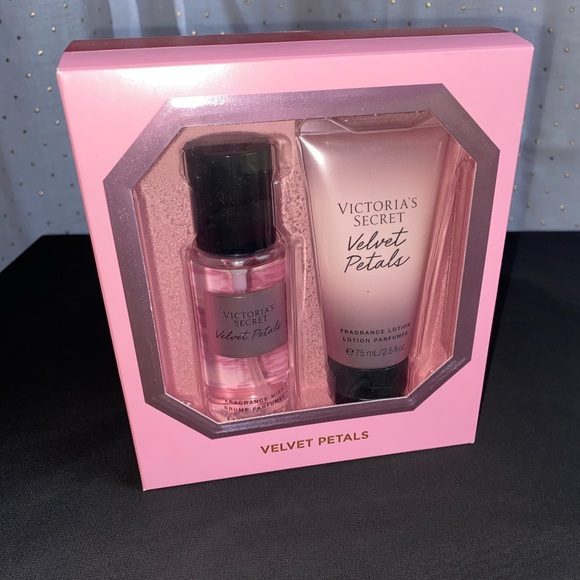Victoria Secret Velvet Petals Mini Mist & Lotion Duo - Picture 1 of 4
